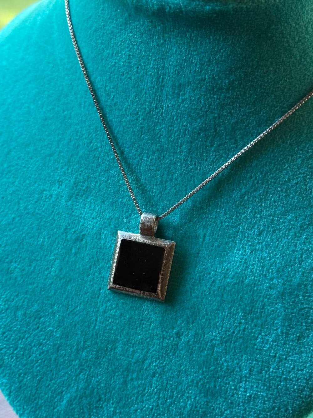 Chic Onyx and Sterling Silver Vintage Necklace